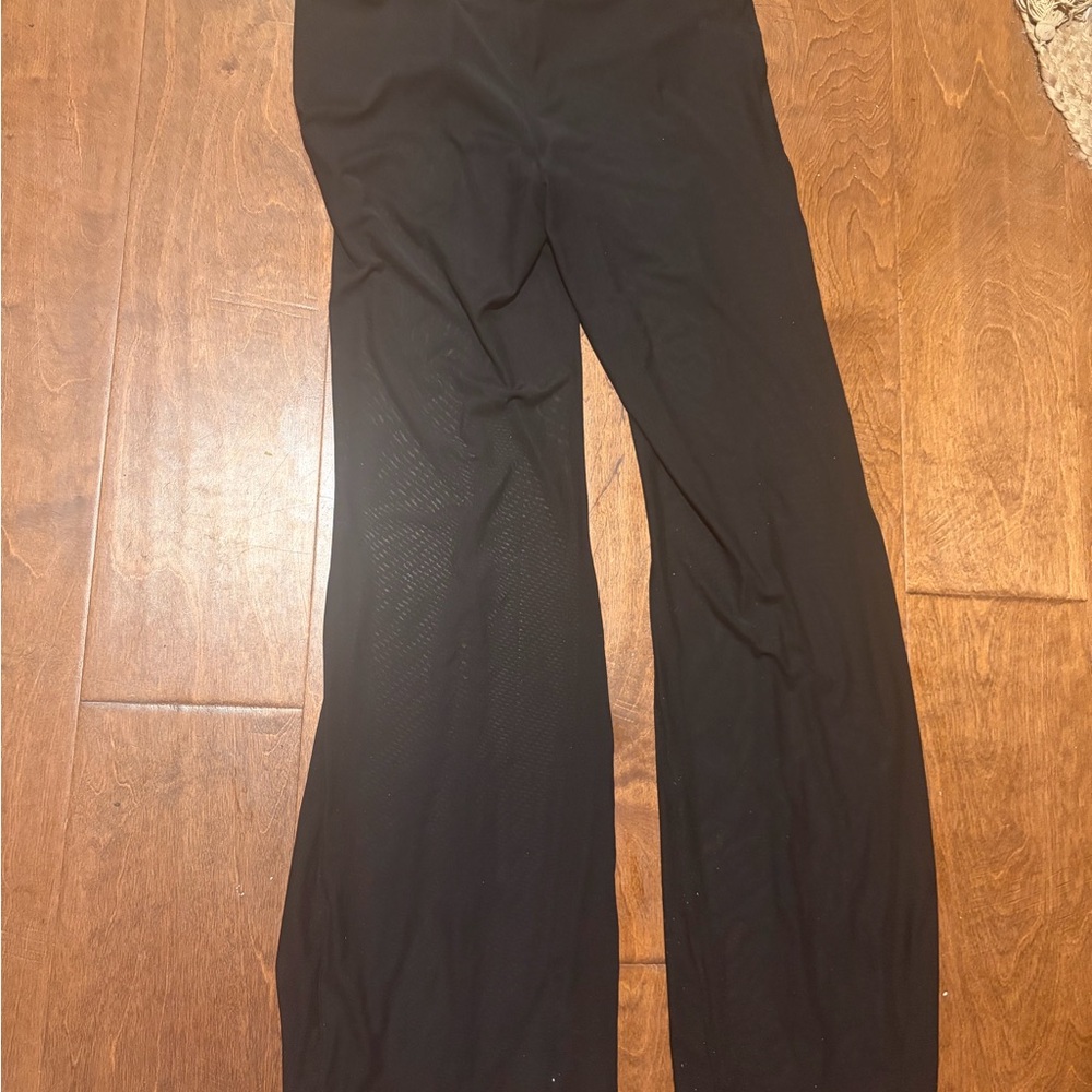ALO Yoga Black Flare Pants - Picture 5 of 8
